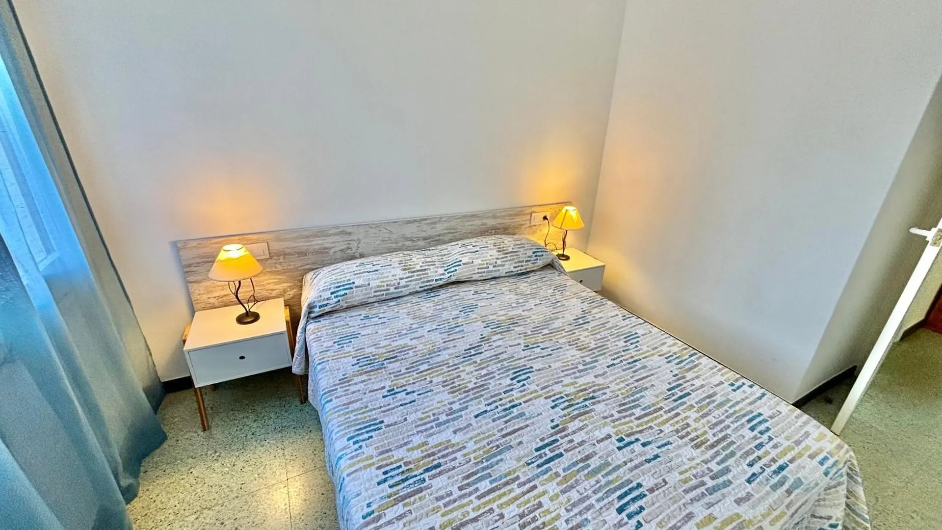 Apartmán Rhodes Roses 0*,  Španělsko